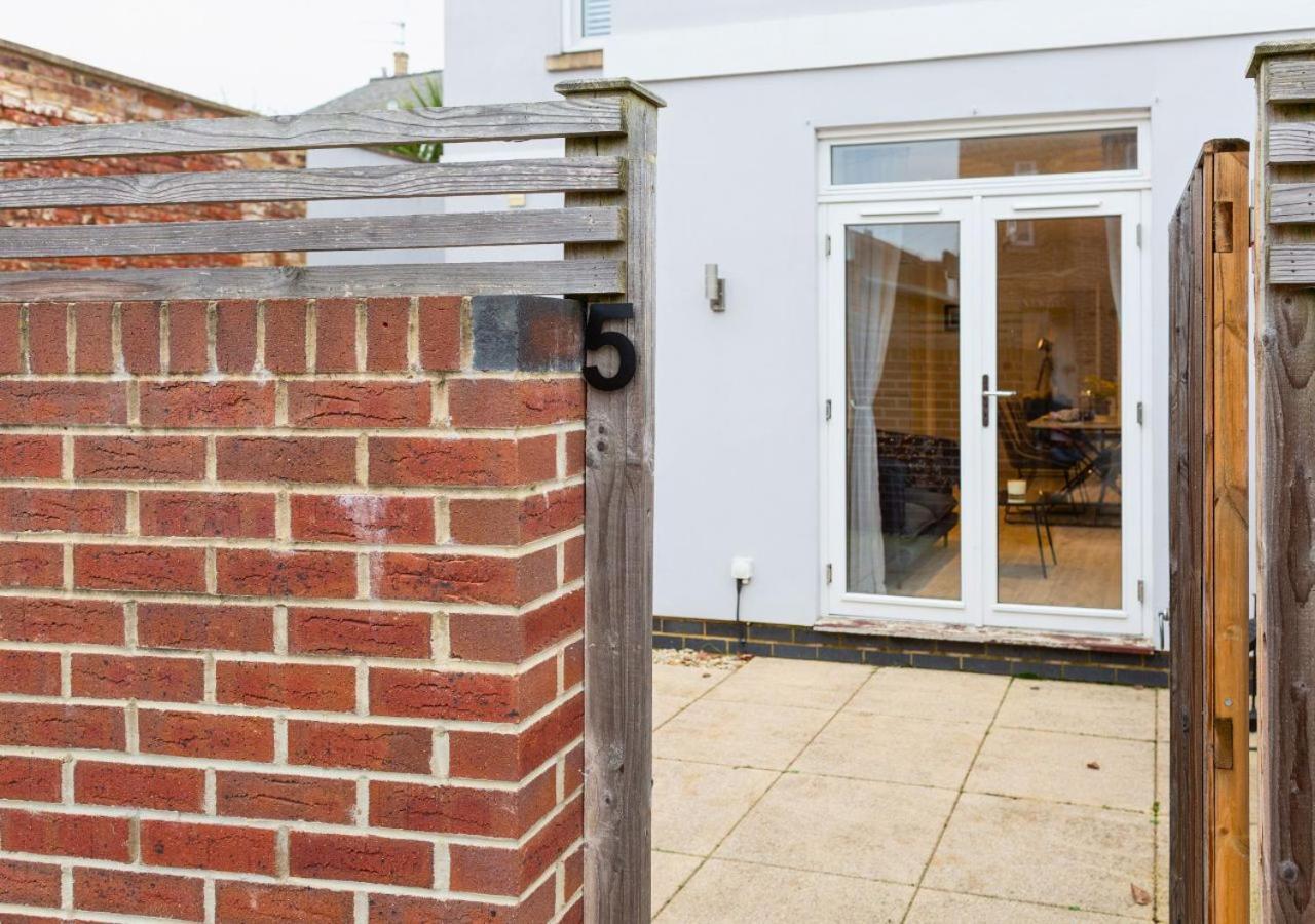 Villa Stunning 2 Bed With Private Patio And Free Parking à Cheltenham Extérieur photo